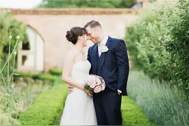 夫妻分开后，男人还会怀念前妻吗？看看两位男人的故事图片