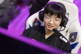 LPL又1孝子诞生！iboy休赛期陪家人去买房，赚了钱只为孝敬父母图片