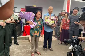 独家探访航天员汤洪波父母：三个月后，接儿子回家！图片