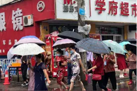 亚洲高考工厂毛坦厂万象：有人开保时捷来租房陪读，神树祭拜被禁图片