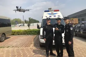 砺警练兵正当时 | “飞鹰警航”： 眼神犀利的“空中警察”图片