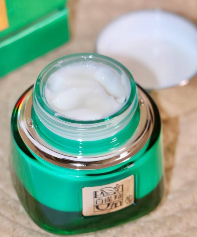 美肤宝、东方婵妆、百雀羚的4款套装，超适合40+以上的皮肤