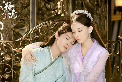 EXO12位成员现状：黄子韬回家继承父业，鹿晗因恋爱打烂一手好牌