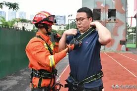 「成都消防」拍了拍你 并带你体验“超人”们的训练日常图片