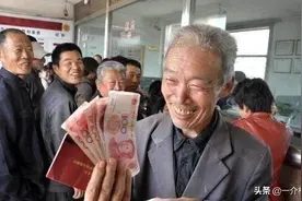 农民好消息：增发补贴、提高养老金，尿素也便宜了图片
