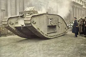 第一次世界大战的坦克照片：造型辣眼睛，图1是世界上最早的坦克图片