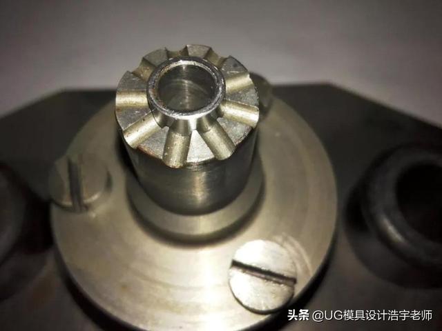 一体式保持架冲压模具优化改进