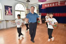 坠子戏艺花开深泽校园图片
