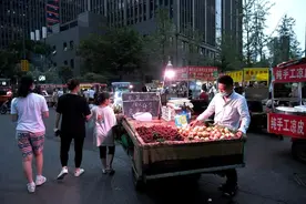国外孩子小学就开始参与“地摊经济”：锻炼的绝不仅仅是创业精神图片