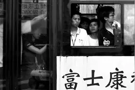 富士康的工人月薪有5k吗？打工妹晒出工资条，网友以为看错了图片