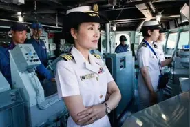 日本美女舰长上任不久，花边新闻飞满天，驻日美军司令成罪魁祸首图片
