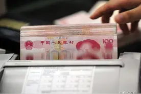 手上有10万元该如何理财？是存银行还是余额宝？专业人士告诉你图片