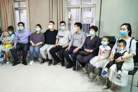 有人说郭威不是姚爸的亲生儿子，只和许敏做了亲子鉴定：混淆视听图片