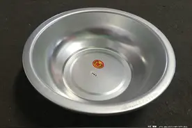 致命的铝盆图片