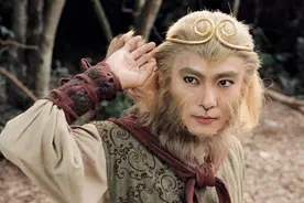 张卫健有多难，两次恋爱失败，遭遇破产和雪藏，现任妻子两次流产图片