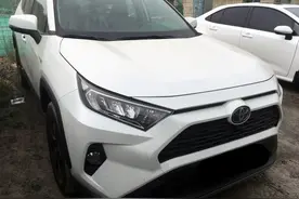 解析2.5L双擎四驱PLUS版荣放，配置高、动力强图片