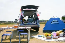 有了二胎家庭该买啥车？五菱旗下宝骏360颜值高不足6万，内饰环保图片