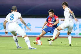 石家庄永昌永昌1-0险胜青岛黄海图片