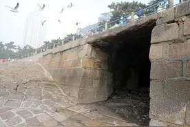 那些鼓吹国外的段子，曾一度让我们信以为真！公知到底有没有底线图片