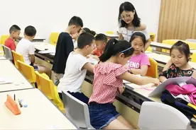 延时服务费：在“双减”政策下，老师们钱袋子又鼓了？真羡慕图片