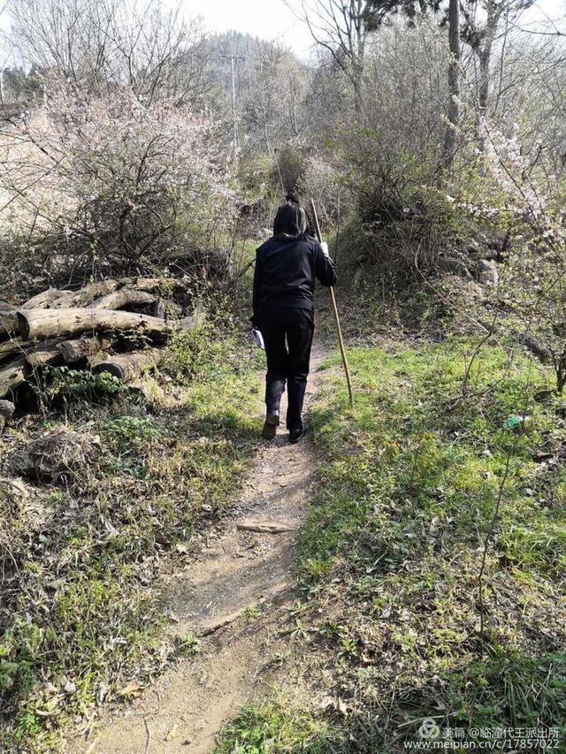 中华儿女多奇志，不爱红装爱武装