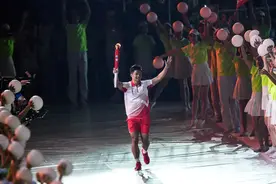 独家视频丨全运会主火炬点燃！看6位火炬手接力传递精彩瞬间图片