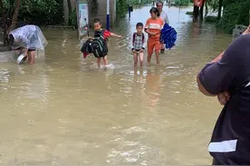 上林县遭大暴雨侵袭！多地一夜成海图片