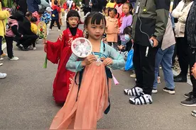 麦积区首届“霓裳汉服秀 魅力中国风”主题汉服文化展演精彩亮相图片