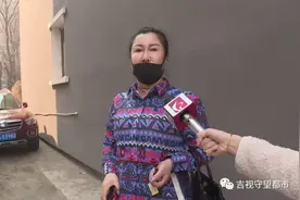 长春新嘉坡城小区：占用消防通道还收费，如此划车位合理吗？图片