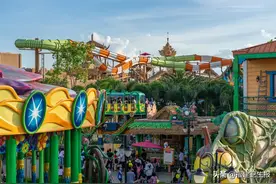 过山车、跳楼机、大摆锤，福州一精神小伙游乐园一阵疯玩，突现视网膜脱离！图片