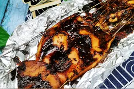 老想吃街上15元一串的铁板鱿鱼？在家这样做，干净卫生，好吃到爆图片