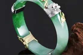 翡翠玉器破损后，怎样才可以挽救损失？图片