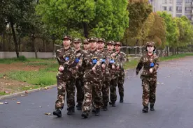 新训一线女兵：青春修炼手册图片
