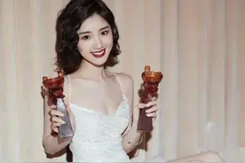 《三十而已》毛晓彤一举拿三个奖，童瑶获视后，江疏影却颗粒无收图片