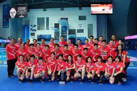 跳水运动员到底是怎样压水花的？图片