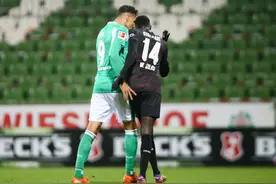 重现国足被辱一幕！德甲前锋门线前停球不射，中国球迷有被冒犯到图片