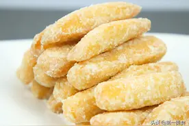 剩馒头的创意新吃法，厨师长教你做豫北菜霜打馍，外酥里软布满霜图片