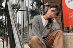 今秋穿针织开衫+阔腿裤，中年女性穿太合适图片