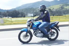 日本发动机为何这么强？看看这些90年代的摩托车，也许你就明白了视频封面