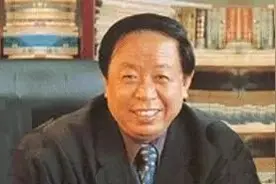 从打工到成为阳江首富，他垄断行业20余年，产品让周杰伦多次代言图片