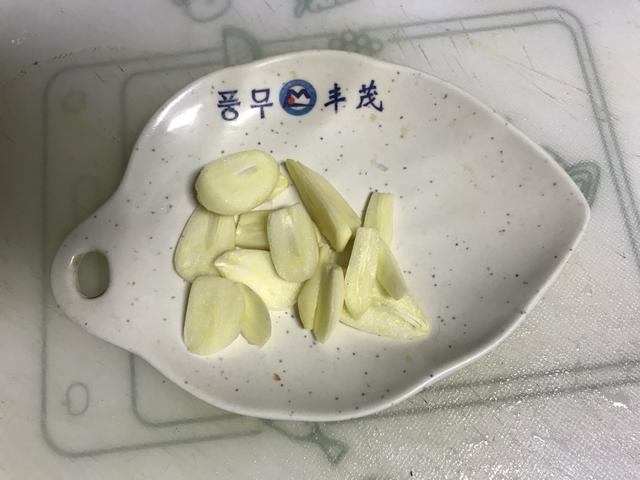 秋季多给孩子吃它，富含18种氨基酸，铁含量极高，补血养颜气色好