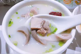 郑州精选｜好彩猪肚鸡，小火慢炖8小时，入口鲜香美味，超奈思~图片