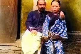 晚清照片：骑单车的地主小妾，冒雪赶路的邮差，洋人强搂女子留念图片