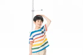 当三个身高猛涨期的信号，在男孩身上显现时，家长记住“7做到”图片