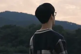 Theshy直播也翻车，被“小人”钻空子而道歉，网友直呼无语图片