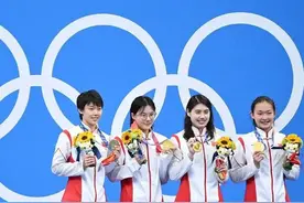 奥运会游泳接力项目预赛和决赛可以上不同人吗，参加预赛的有牌吗图片