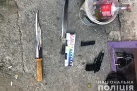 残忍！乌克兰男子将俩男孩关地窖折磨，砍掉耳朵脚趾…施虐工具摆一地图片