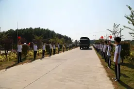 主动为团山驻防官兵做伙食！她不声不响成了军中“临时后勤部长”图片