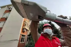 【和平夜话】智能路灯进小区图片
