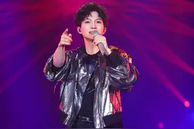 《歌手》周深再夺第一，烫嘴又洗脑的《达拉崩吧》到底在唱啥？图片